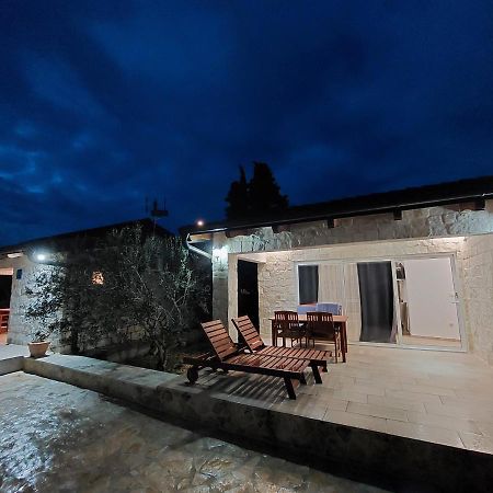 Apartmani Morovi Dvori Drage Dış mekan fotoğraf